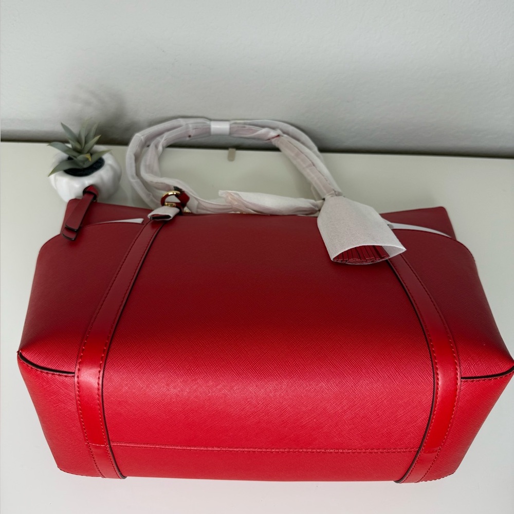 NEW ♥️ Michael Kors Large Leather Sullivan Tote in Crimson - Picture 6 of 9